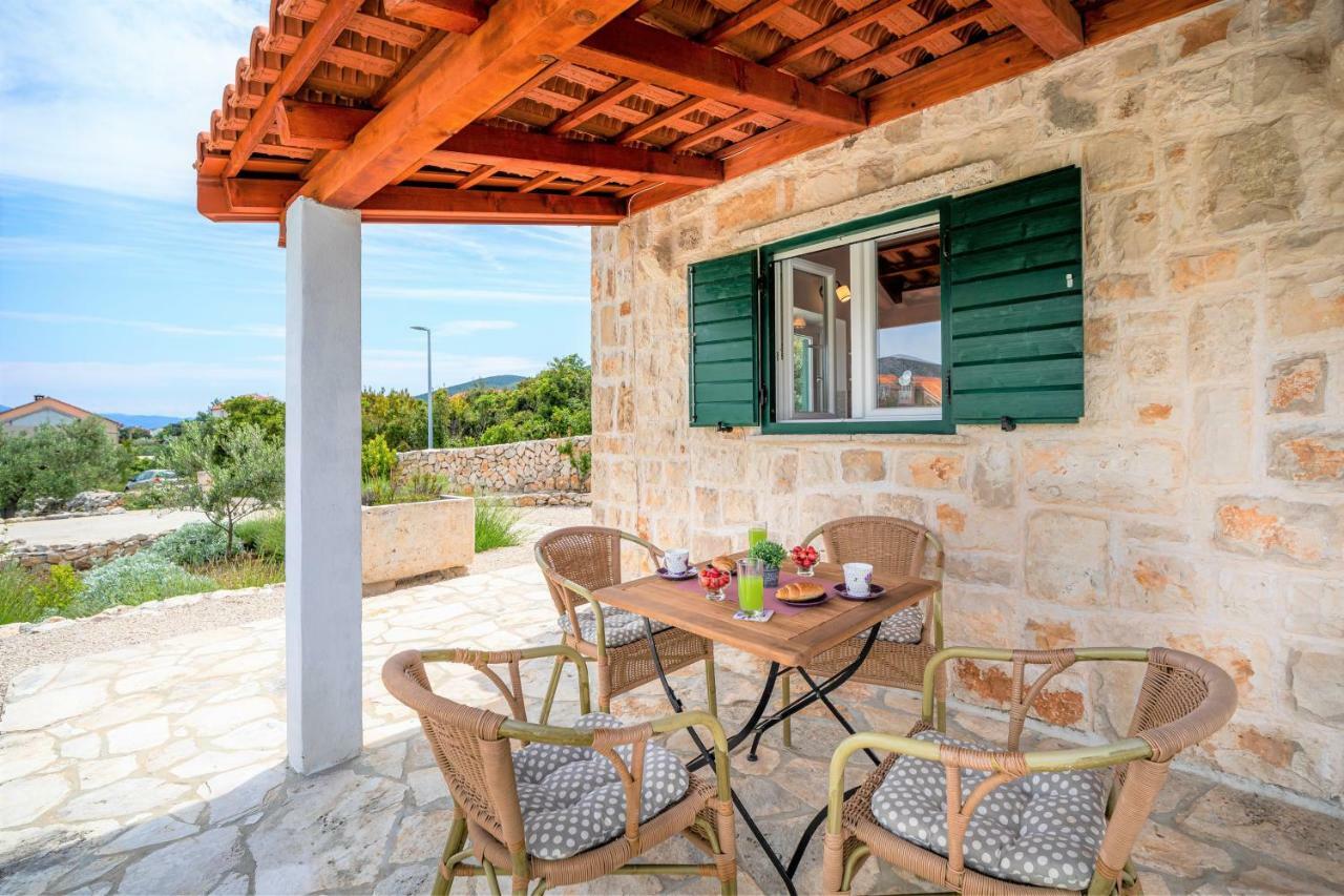 RačišćeVineyard House & Olive Grove House别墅 外观 照片