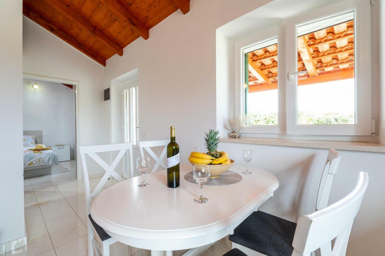RačišćeVineyard House & Olive Grove House别墅 外观 照片