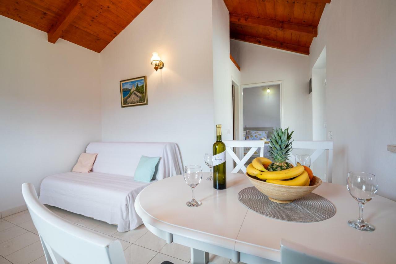RačišćeVineyard House & Olive Grove House别墅 外观 照片